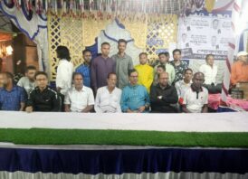 গৌরীপুর হরিনাম সংকীর্তনে হিন্দু ধর্মাবলম্বীদের সাথে কুশল বিনিময় করেন বিএনপি নেতা ও পৌরসভা নির্বাচনে মেয়র পদপ্রার্থী আলী আকবর আনিস