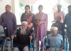 মনোহরগঞ্জে গণহত্যা দিবসে হুইল চেয়ার বিতরণ