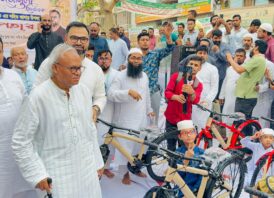 মহানগর উত্তর বিএনপির অভিনব কর্মসূচি নামাজ পড়ে সাইকেল পেলো ৩২ কিশোর