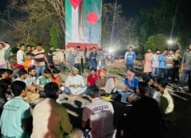 নববর্ষের দিনে সাংস্কৃতিক সন্ধ্যায় মেতে উঠেছে ইবি শিক্ষার্থীরা