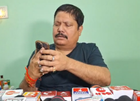 ইসরায়েলি পতাকা বহন করায় পশ্চিমবঙ্গে বিজেপি নেতার বিরুদ্ধে মামলা!