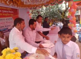 সাপাহার মডেল সরকারি প্রাথমিক বিদ্যালয়ে ফলাফল প্রকাশ ও পুরস্কার বিতরণ