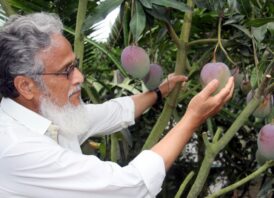 সৌখিন কৃষি ও দরিদ্র জনগোষ্ঠীর মানবিক সেবা কাজে কুসুমপুর গ্রামবাসীর ভালোবাসায় শিক্ত ভেষজ বিজ্ঞানী বীর মুক্তিযোদ্ধা সৈয়দ টিপু সুলতান আর,পিএইচ (R.Ph)