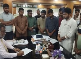 স্বাস্থ্য ও পরিবহন উন্নয়নে চার দফা দাবিতে ইবি শিক্ষার্থীদের স্মারকলিপি  