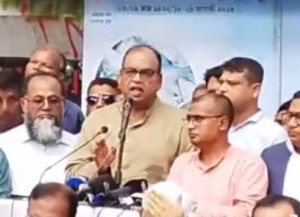 বাংলাদেশে গণতন্ত্র প্রতিষ্ঠা হোক তা ভারত চায় না: শামসুজ্জামান দুদু