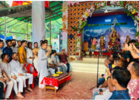 বিএনপির শারদীয় শুভেচ্ছা বার্তা নিয়ে সদর  ও নগরীর পূজা মণ্ডপে খন্দকার মুক্তাদির