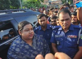 গোবিন্দগঞ্জে বাস চাপায় এক নারী নিহত।। সড়কে ফুটওভার ব্রীজের দাবীতে মহাসড়ক অবরোধ