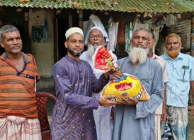 চাঁপাইনবাবগঞ্জে খালেদা জিয়ার রোগমুক্তি কামনায় খাদ্য ও নগদ অর্থ বিতরণ