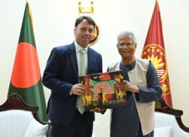 যুক্তরাষ্ট্রের সঙ্গে বাণিজ্যিক সম্পর্ক আরও জোরদার করতে চায় বাংলাদেশ : প্রধান উপদেষ্টা