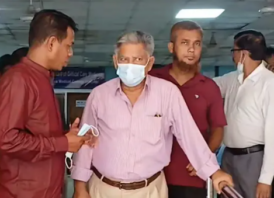 হাসপাতালে নুরের খোঁজ নিলেন উপদেষ্টা সাখাওয়াত হোসেন