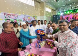 হিন্দু মুসলিম ভাই ভাই আমাদের মাঝে কোনো বৈষম্য নাই মনোহরগঞ্জে পূজা মন্ডপ পরিদর্শনে আবুল কালাম