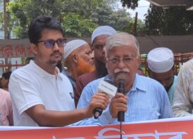 হাফেজ আবু হানিফ গাজীর হত্যার বিচারের দাবীতে মানববন্ধন