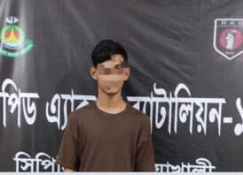 মারধর থেকে এক ব্যক্তিকে রক্ষা করায় কিশোরকে কুপিয়ে হত্যা