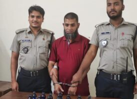 নোয়াখালীতে ক্রেতা সেজে ফেনসিডিল কারবারি গ্রেপ্তার