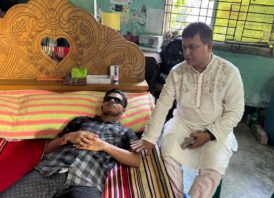 বেরোবি’র আহত শিক্ষার্থী নিলয়কে দেখতে তার বাড়িতে যান উপাচার্য