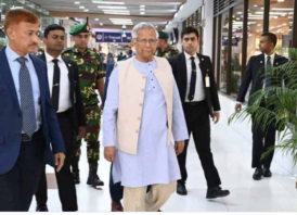 ইতালি সফর শেষে দেশে ফিরেছেন প্রধান উপদেষ্টা