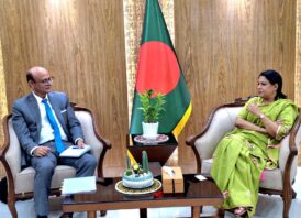 পরিবেশ উপদেষ্টার সঙ্গে এডিবির উচ্চপর্যায়ের প্রতিনিধিদলের বৈঠক