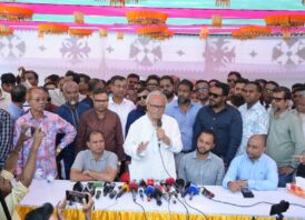 প্রবীণ আব্দুল গণি জমাদ্দার দম্পতির পাশে দাঁড়ালেন তারেক রহমান