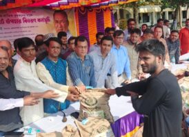 এ্যাবের উদ্যোগে কৃষকের মাঝে ধানের বীজ ও টি-শার্ট বিতরণ