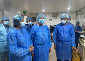 খালেদা জিয়ার স্বাস্থ্যের খোঁজ নিতে এভারকেয়ারে প্রধান উপদেষ্টা