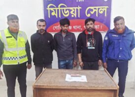 গোবিন্দগঞ্জে হিরোইন ও ইয়াবা,চাপাতি সহ ৩ মাদক ব্যবসায়ী গ্রেফতার