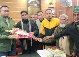 বাংলাদেশ ন্যাপ এর পক্ষ থেকে নবাগত ওসি শওকত আলী সরকারকে ফুলেল শুভেচ্ছা