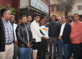 কৃত্রিম পা সংযোজন:  অসহায় শিক্ষার্থী বাইজিদ হোসেনের পাশে দাঁড়ালেন তারেক রহমান