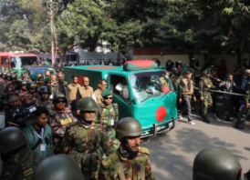 মায়ের কফিনের পাশে তারেক রহমানের কোরআন তেলাওয়াত