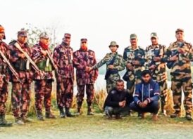 সীমান্তে আটককৃত ২ জন ভারতীয়কে পতাকা বৈঠকের মাধ্যমে ফেরত দিল বিজিবি