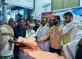 শীতার্তদের মাঝে মনোহরগঞ্জ প্রেসক্লাবে শীতবস্ত্র বিতরণ