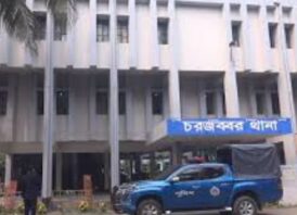 ছাত্রীকে নিয়ে পালালো প্রধান শিক্ষক,মাদরাসায় অগ্নিসংযোগ