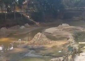 সরকারি নিষেধাজ্ঞা উপেক্ষা করে সিমনা নদী থেকে অবৈধ বালু উত্তোলন