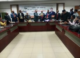 ব্যারিস্টার নাজির আহমদ রচিত বইয়ের মোড়ক উন্মোচন অনুষ্ঠিত