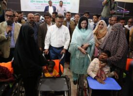 বগুড়ায় বিশেষ চাহিদাসম্পন্ন শিশুদের হুইল বিতরণ করলেন তারেক রহমান