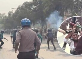 পুলিশের সঙ্গে সংঘর্ষ ঢাকা কলেজের শিক্ষার্থীদের