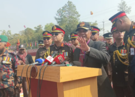 সাহস থাকলে দেশে এসে কথা বলুক: স্বরাষ্ট্র উপদেষ্টা