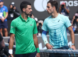 বাড়ি ফেরার প্রস্তুতি নিয়েও অস্ট্রেলিয়ান ওপেনের সেমিফাইনালে জোকোভিচ!