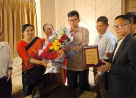 পার্বত্য মন্ত্রী দীপেন দেওয়ানের সাথে বিশ্বশান্তি কুঠির প্রতিনিধি দলের সৌজন্য সাক্ষাৎ