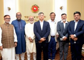 স্বরাষ্ট্রমন্ত্রীর সঙ্গে নবনিযুক্ত ছয় সিটি প্রশাসকের সৌজন্য সাক্ষাৎ