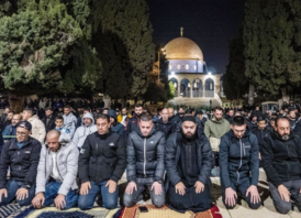 আল-আকসায় রমজানের প্রথম তারাবিতে অংশ নিলেন হাজারো মুসল্লি