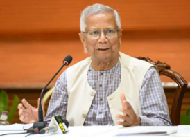 কন্ট্রোল রুম থেকে সারা দেশের ভোটের চিত্র পর্যবেক্ষণ প্রধান উপদেষ্টার