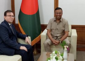 পররাষ্ট্র বিষয়ক উপদেষ্টা হুমায়ুন কবির-এর সঙ্গে ঢাকায় নিযুক্ত তুরস্কের রাষ্ট্রদূত রামিস সেন সৌজন্য সাক্ষাৎ