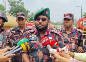 তেল নিয়ে কোন প্রকার গুজবে কান না দেয়ার আহবান ৪৬বিজিবির অধিনায়ক লে. কর্নেল সরকার আসিফ মাহমুদের