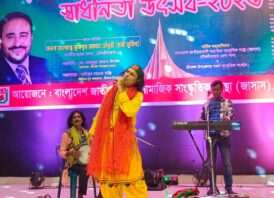গানে গানে শ্রীমঙ্গলকে মাতালেন লোকজ সংস্কৃতির মহাতারকা কুদ্দুস বয়াতি