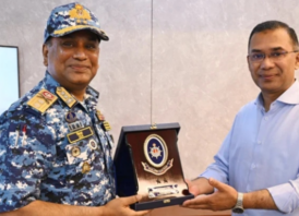 প্রধানমন্ত্রীর সঙ্গে কোস্টগার্ডের মহাপরিচালকের সাক্ষাৎ