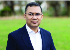 বিমানবন্দরে আটকে পড়া যাত্রীদের খোঁজ নিলেন প্রধানমন্ত্রী তারেক রহমান