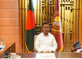 স্বাধীনতা পদক হস্তান্তর করেছেন প্রধানমন্ত্রী
