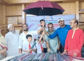 রোটারি ক্লাব অব শ্রীমঙ্গলের উদ্যোগে শিক্ষার্থীদের মাঝে ছাতা বিতরণ, প্রবাসীদের সংবর্ধনা