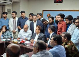 ইন্টার্ন চিকিৎসকদের প্রতিনিধিদলের সঙ্গে স্বাস্থ্য সচিবের বৈঠক