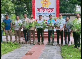 ঠাকুরগাঁওয়ে ১৫ থেকে ২০তম গ্রেডের কর্মচারীরা নিজেদের একদিনের বেতন বাঁচিয়ে ব্যতিক্রমী বৃক্ষরোপণ কর্মসূচি 